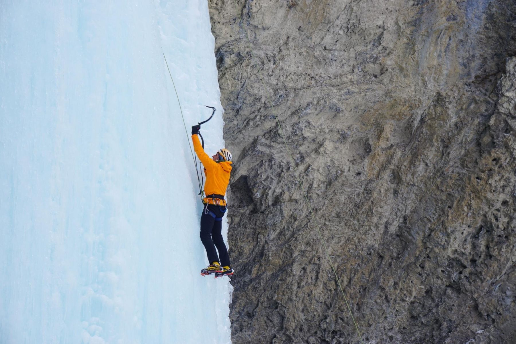 Level 1 Introduction to Icefall Climbing Alps … ISM