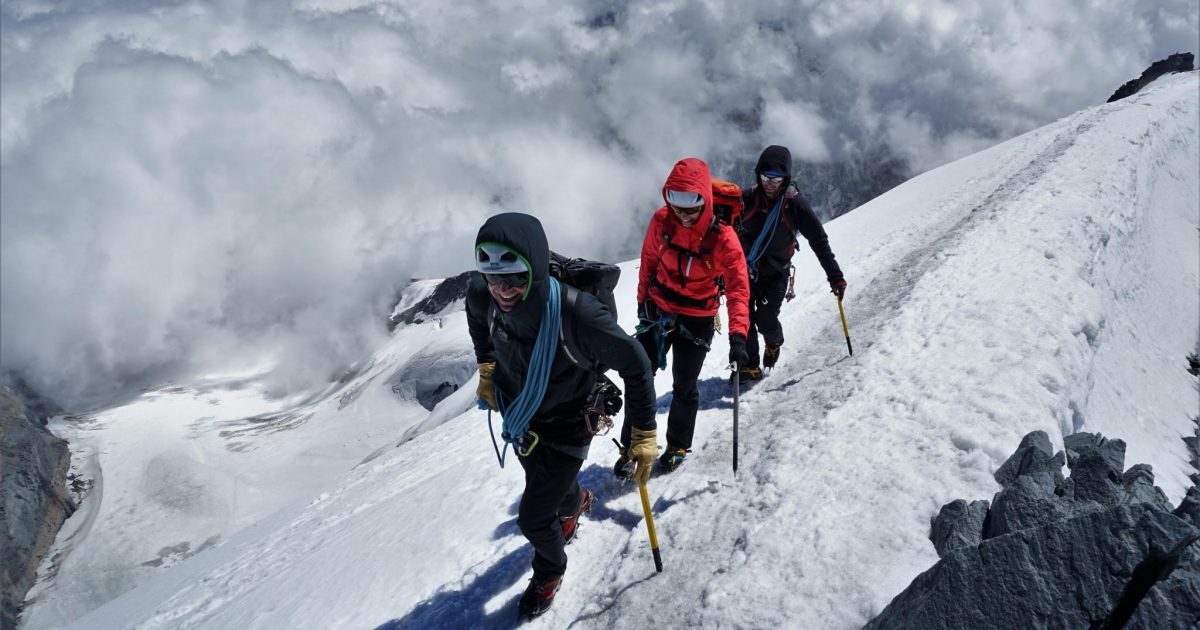 Clothing for summer alpine mountaineering ISM