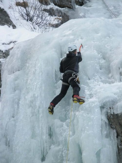 Ice-Climbing-Leysin-Alps