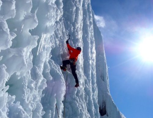 Ice-Climbing-Weeping-Wall